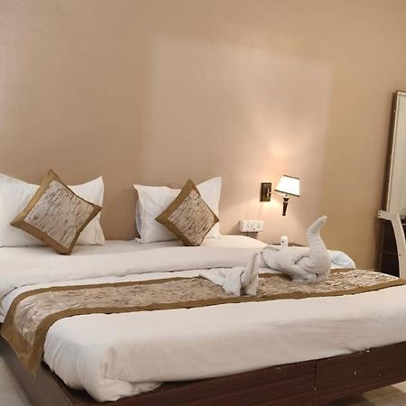 Hotel Shree Krishna Jungle Resort Khajuraho Exterior photo