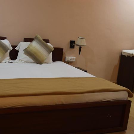 Hotel Shree Krishna Jungle Resort Khajuraho Exterior photo