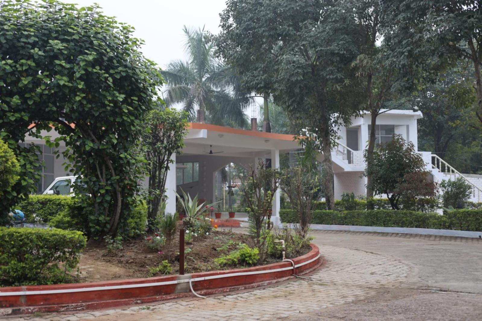 Hotel Shree Krishna Jungle Resort Khajuraho Exterior photo